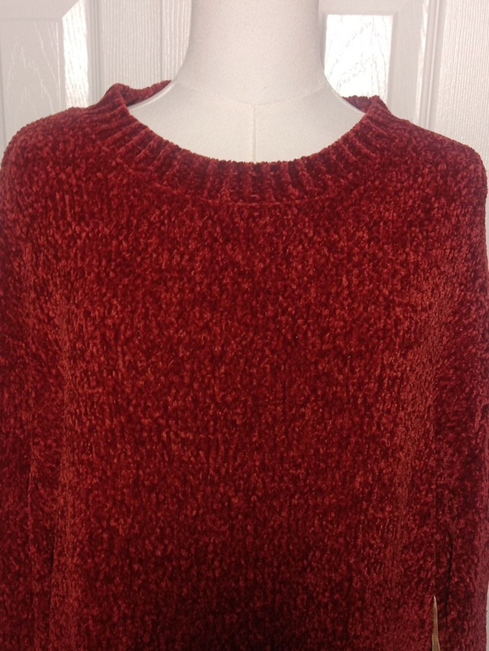 NWT Christian Siriano New York Red Chenille Crewneck Sweater - Picture 2 of 11